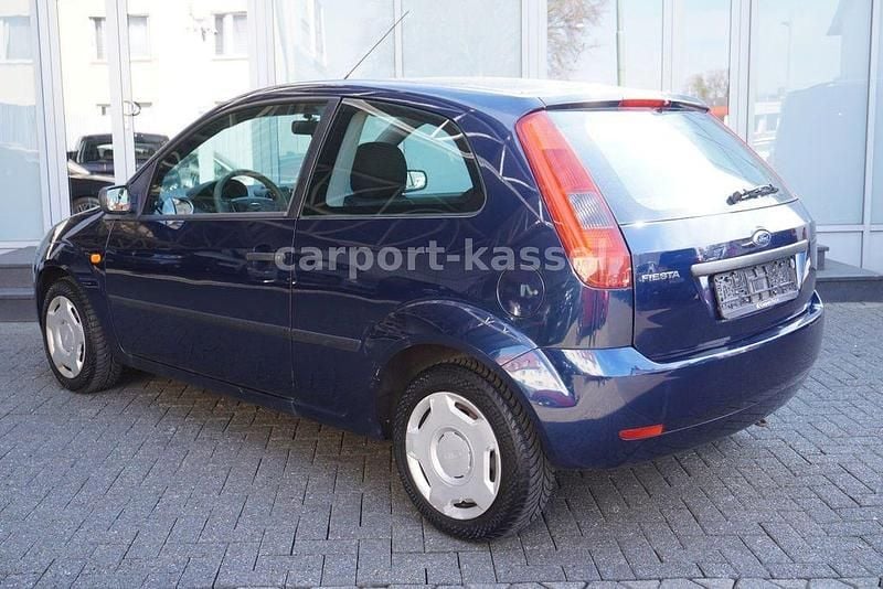 Gebraucht Ford Fiesta 69 PS (50 kW) 2004 Blau Kleinwagen