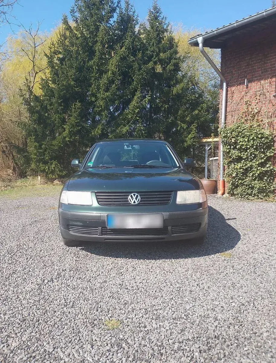 Gebraucht VW Passat Basis 101 PS (74 kW) 1998 Grün Limousine