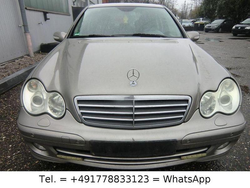 Gebraucht Mercedes C320 Classic 218 PS (160 kW) 2004 Grün Limousine