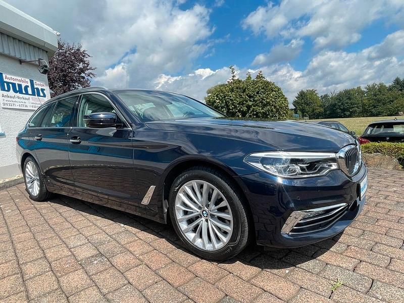 Imperialblau Gebraucht 2017 BMW 540 Luxury Line Kombi | 28.990 € (Superpreis) - Bild 1/4