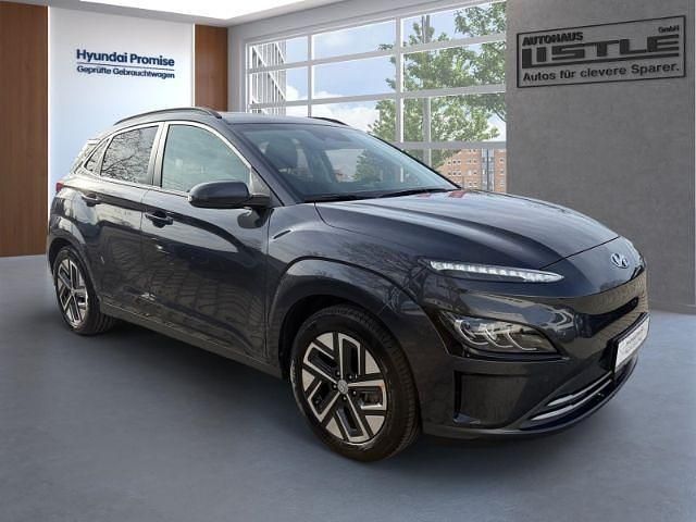 Gebraucht Hyundai Kona Trend 100 kW (136 PS) 2022 Dark knight / mic (metallic) SUV