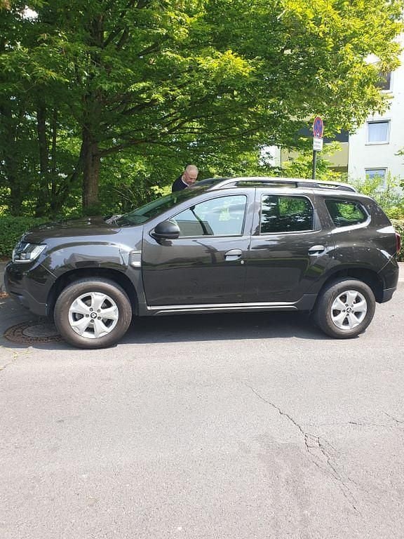 Schwarz Gebraucht 2021 Dacia Duster Deal SUV | 10.990 € (Superpreis) - Bild 1/2