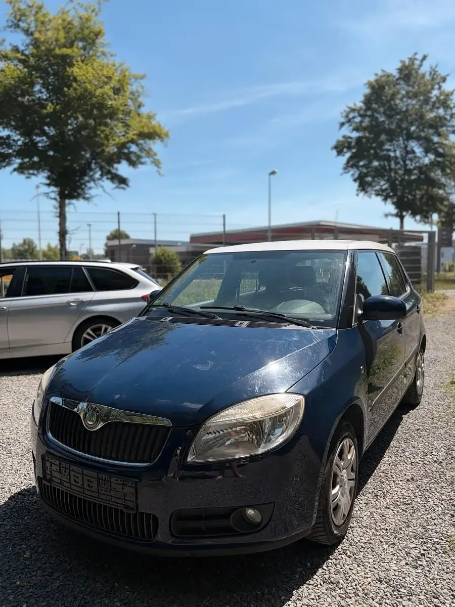 Gebraucht Skoda Fabia 74 PS (54 kW) 2009 Blau Limousine