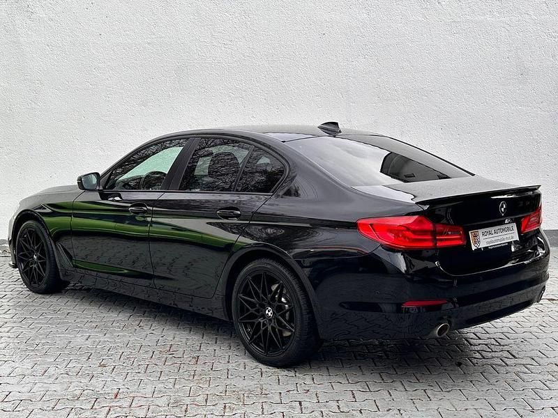 Gebraucht BMW 520 Performance 184 PS (135 kW) 2019 Schwarz Limousine