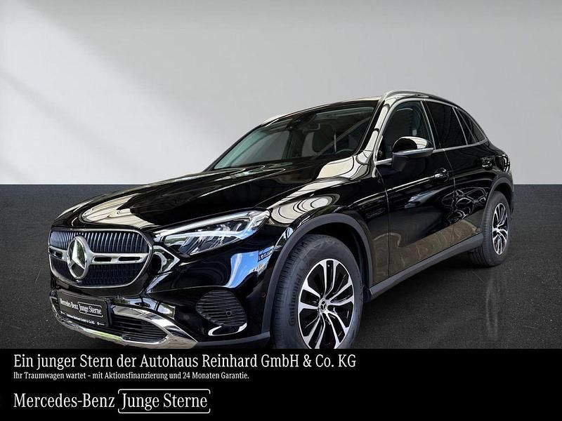 Schwarz Gebraucht 2024 Mercedes GLC200 Avantgarde SUV | 51.850 € (Fairer Preis) - Bild 1/4