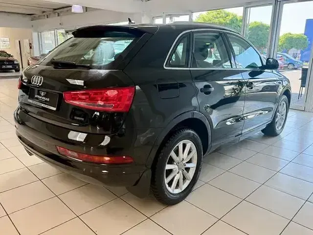 Gebraucht Audi Q3 Sport 180 PS (132 kW) 2017 Brillantschwarz (metallic) SUV