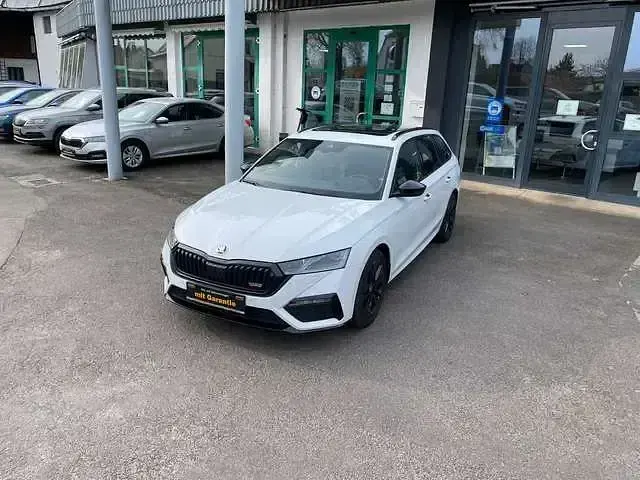 Gebraucht Skoda Octavia RS 245 PS (180 kW) 2023 Moonweiß  perleffekt Kombi