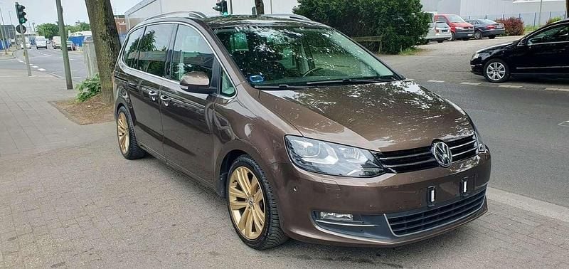 Gebraucht VW Sharan Highline 200 PS (147 kW) 2013 Toffeebraun metallic Van / Kleinbus