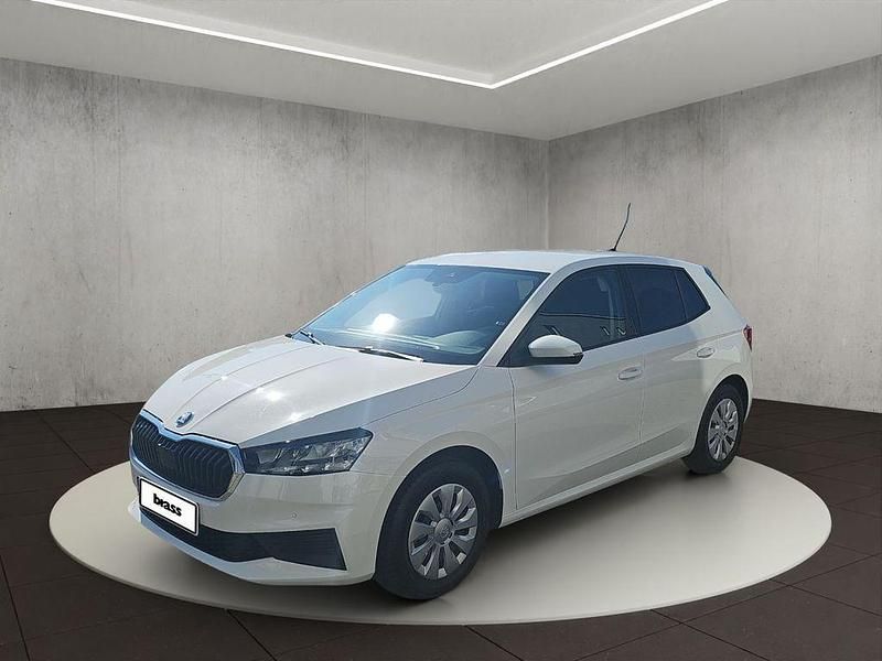 Candyweiß Gebraucht 2022 Skoda Fabia Ambition Kleinwagen | 13.900 € (Fairer Preis) - Bild 1/4