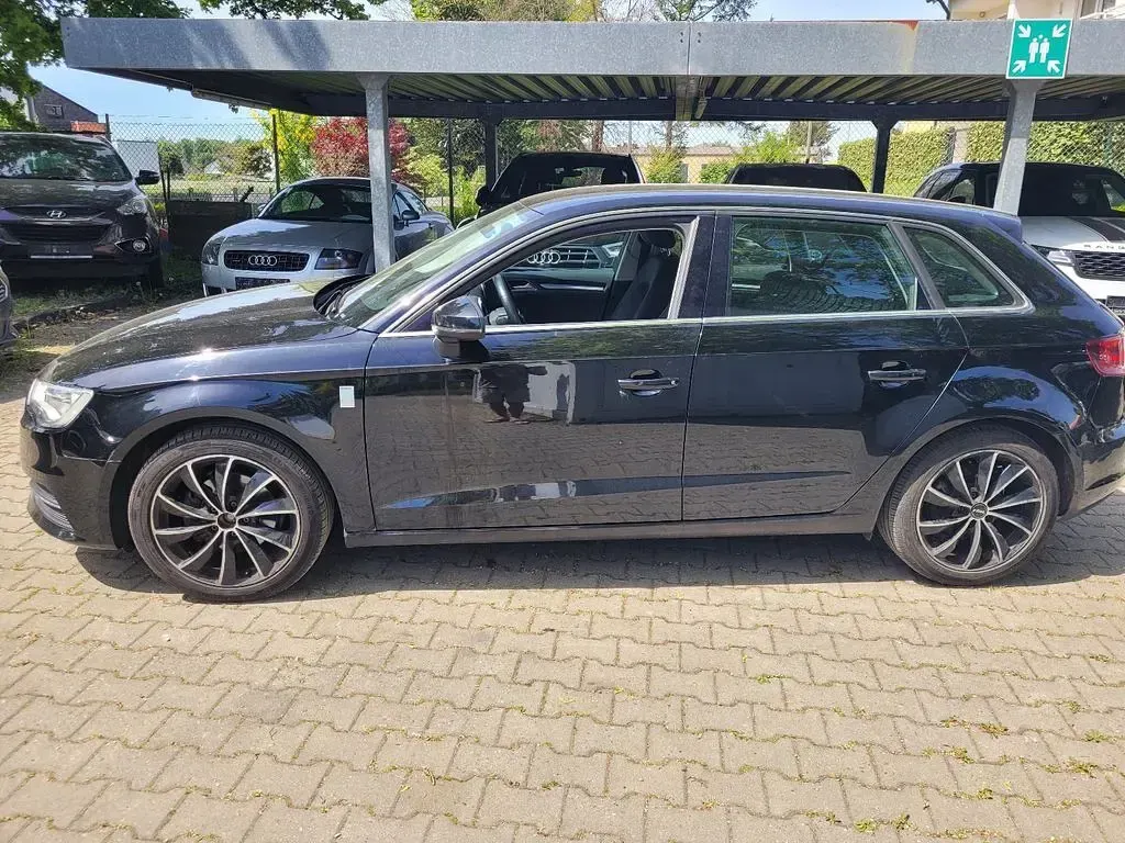 Gebraucht Audi A3 Ambiente 105 PS (77 kW) 2013 Schwarz Limousine