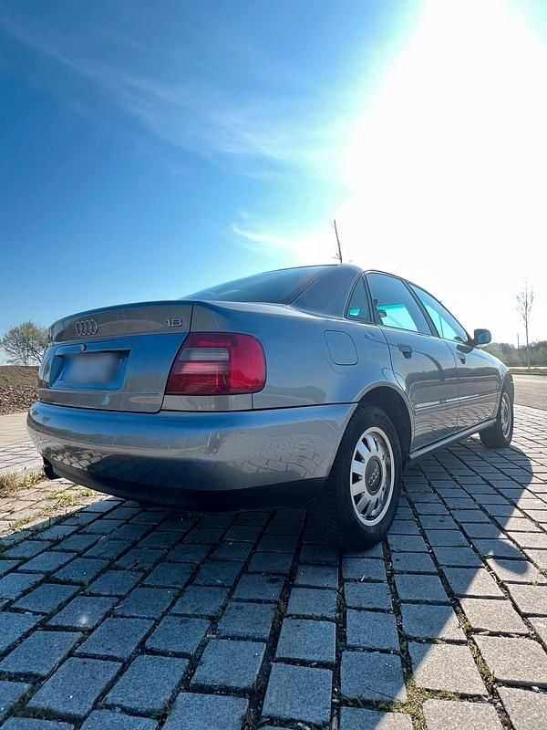 Gebraucht Audi A4 125 PS (91 kW) 1996 Grau Limousine