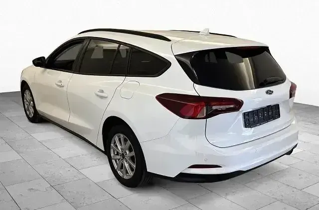 Gebraucht Ford Focus Titanium 120 PS (88 kW) 2022 Blau Kombi