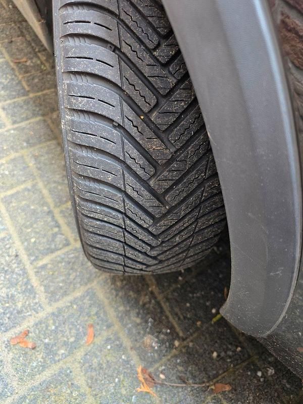 Second-hand Opel Corsa 60 CP (44 kW) 2006 Negru Hatchback