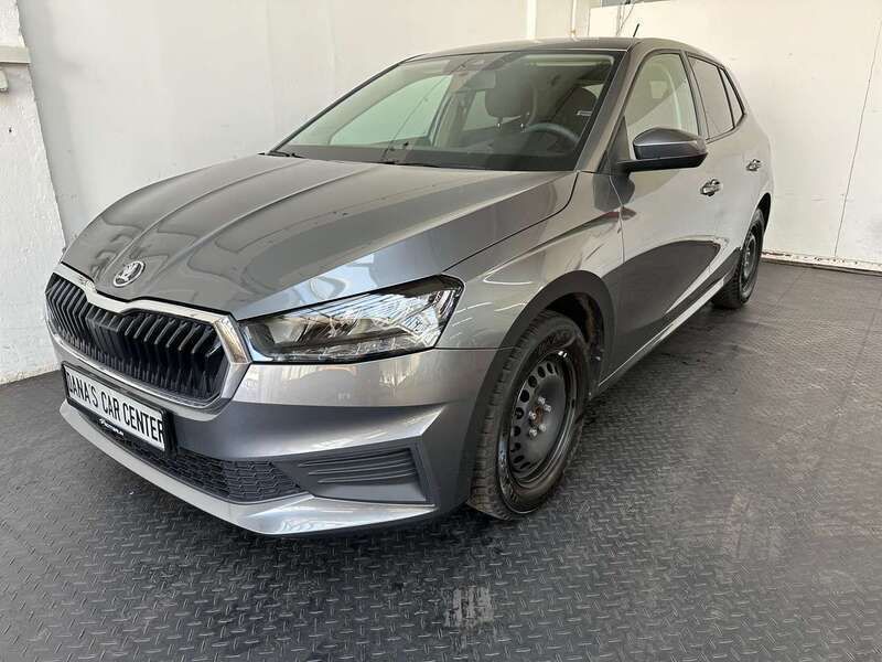 Graphitegrau metallic Gebraucht 2022 Skoda Fabia Active Kleinwagen | 14.900 € (Guter Preis) - Bild 1/4