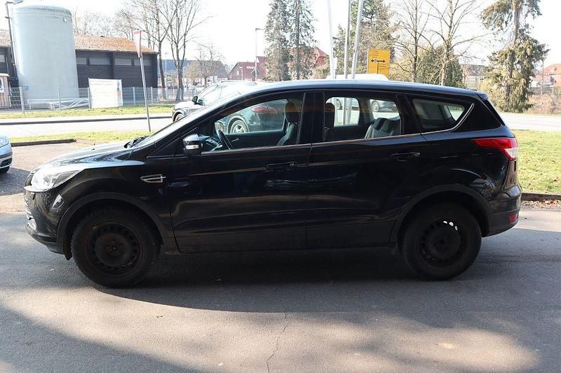 Gebraucht Ford Kuga Trend 120 PS (88 kW) 2016 Schwarz SUV