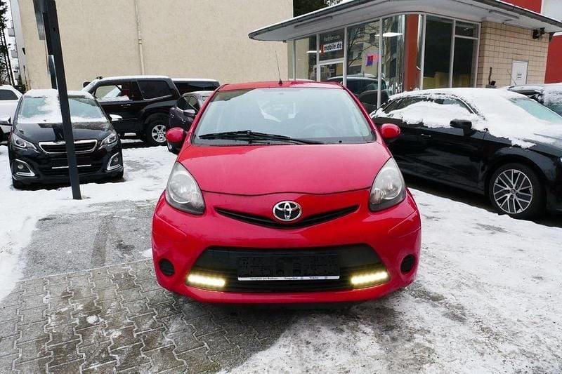 Gebraucht Toyota Aygo Cool 68 PS (50 kW) 2014 Rot Kleinwagen