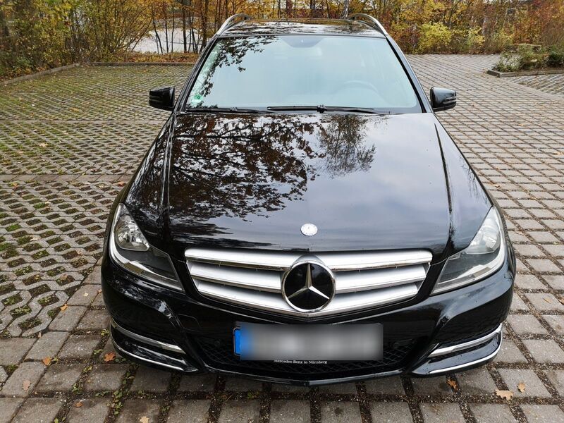 Gebraucht Mercedes C220 170 PS (125 kW) 2012 Schwarz Kombi