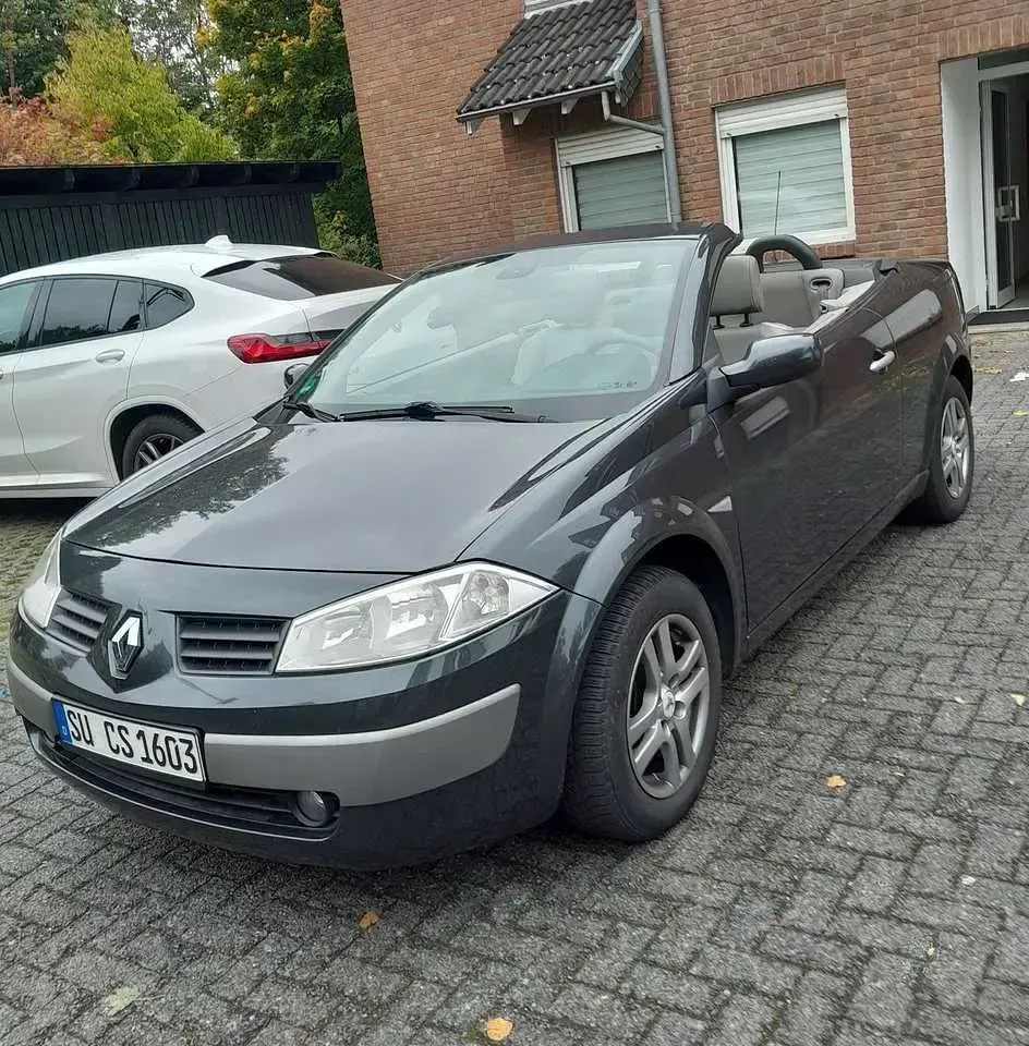 Gebraucht Renault Mégane Cabriolet Privilege 131 PS (96 kW) 2005 Grau Cabrio
