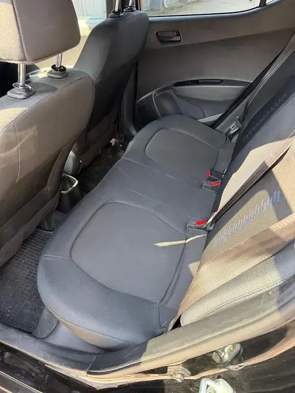 Gebraucht Hyundai i10 67 PS (49 kW) 2018 Schwarz Kleinwagen
