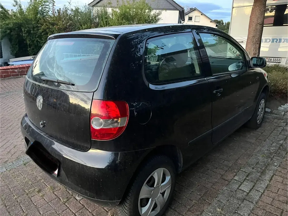 Używany VW Fox 54 KM (39 kW) 2005 Czarny Hatchback