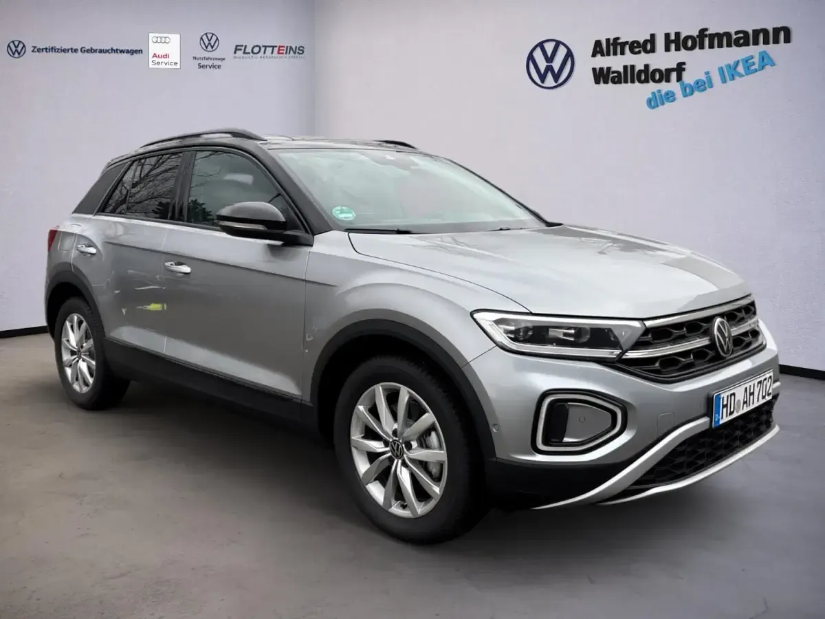 Gebraucht VW T-Roc Style 150 PS (110 kW) 2025 Pyritsilber metallic / schwarz SUV