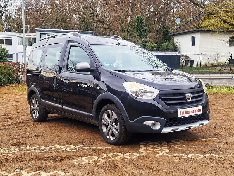 Gebraucht Dacia Dokker Stepway 116 PS (85 kW) 2017 Perlmuttschwarz Van / Kleinbus