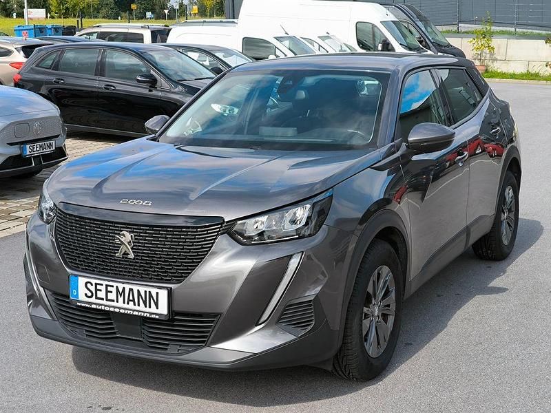 Grau Gebraucht 2021 Peugeot 2008 Active SUV | 13.900 € (Guter Preis) - Bild 1/4