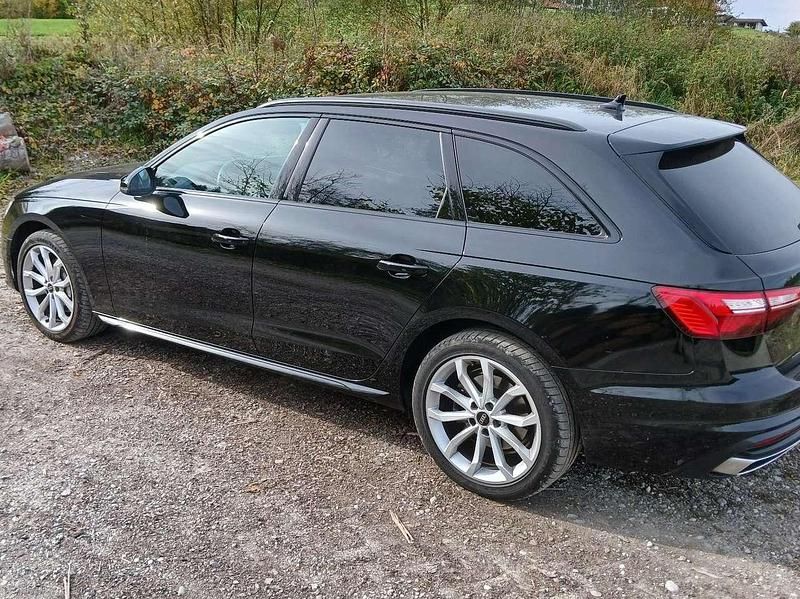 Schwarz Gebraucht 2022 Audi A4 Advanced Kombi | 27.500 € (Guter Preis) - Bild 1/4