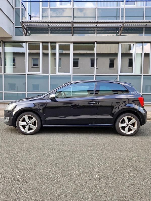 Schwarz Gebraucht 2012 VW Polo Edition Kleinwagen | 7.100 € (Etwas zu teuer) - Bild 1/4