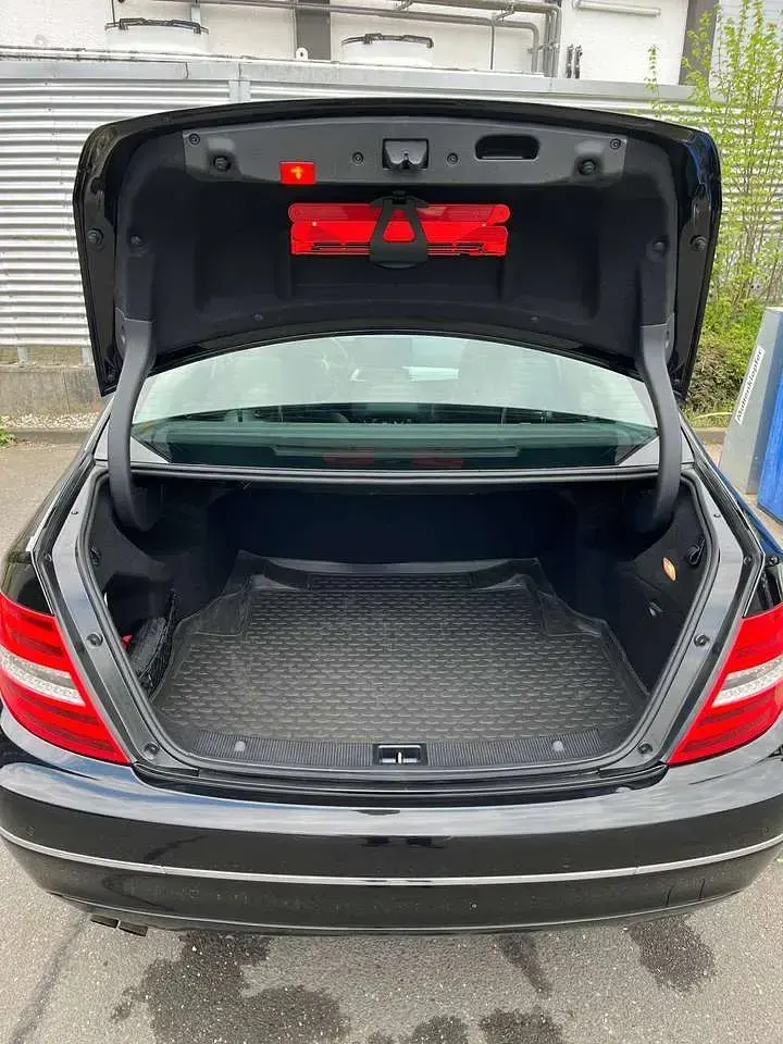 Gebraucht Mercedes C180 Avantgarde 156 PS (114 kW) 2011 Limousine