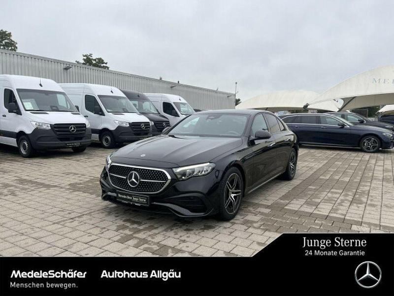 lack obsidianschwarz (metallic) Gebraucht 2023 Mercedes E200 AMG Limousine | 44.369 € (Fairer Preis) - Bild 1/4