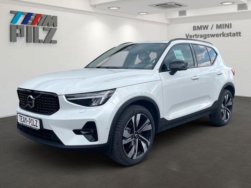 Weiß Gebraucht 2024 Volvo XC40 Plus SUV | 39.500 € (Fairer Preis) - Bild 1/4