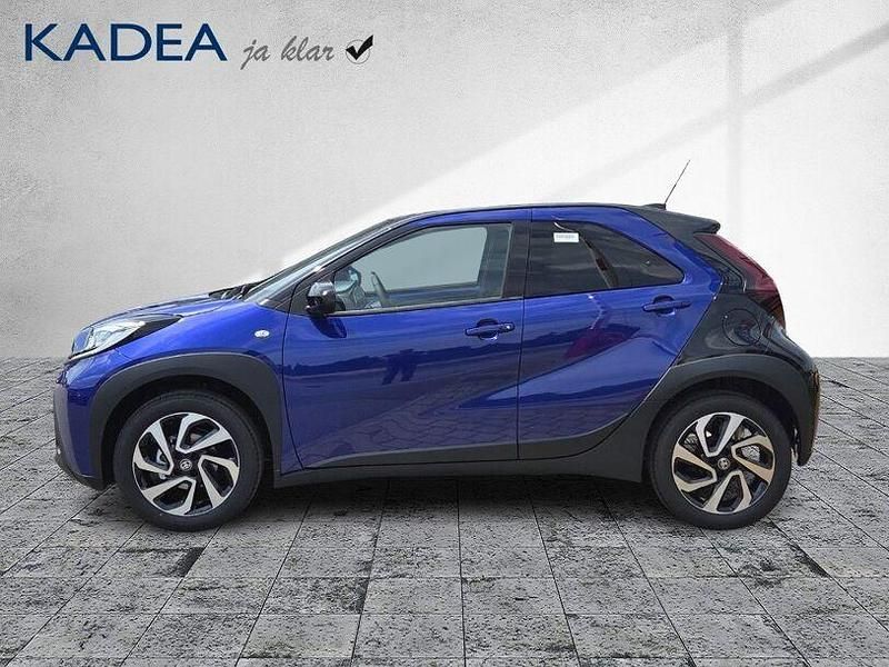 Neu Toyota Aygo 72 PS (52 kW) 2025 Juniper blue (8y8)/ black mica Kleinwagen