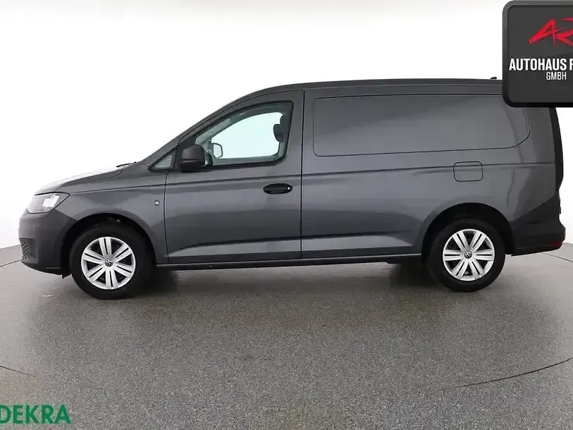 Używany VW Caddy 102 KM (75 kW) 2022 Szary Minivan