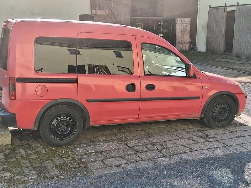 Gebraucht Opel Combo 75 PS (55 kW) 2006 Rot Van / Kleinbus