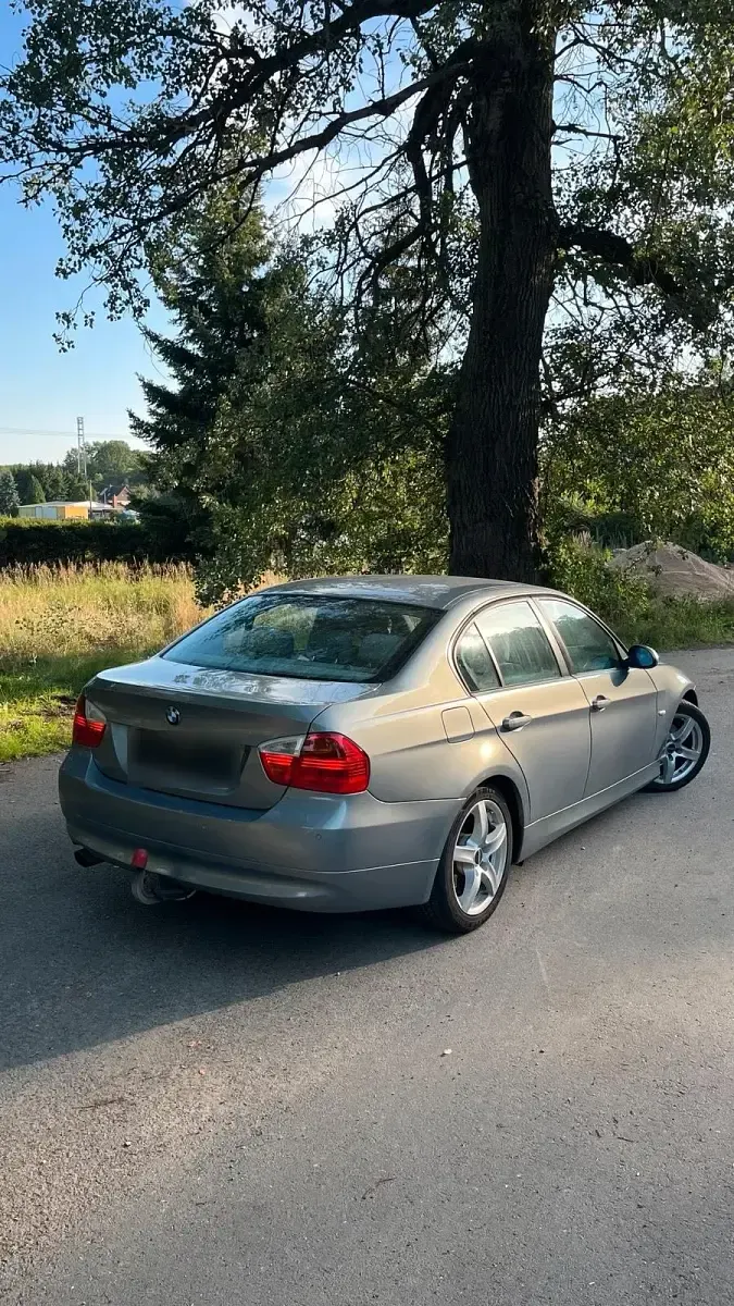 Gebraucht BMW 320 143 PS (105 kW) 2008 Limousine