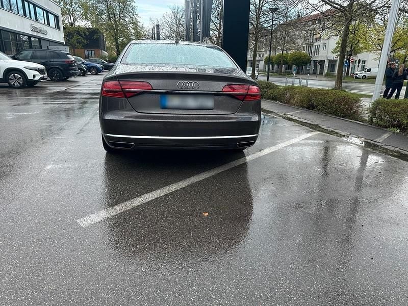 Second-hand Audi A8 258 CP (189 kW) 2014 Maro Berlinǎ