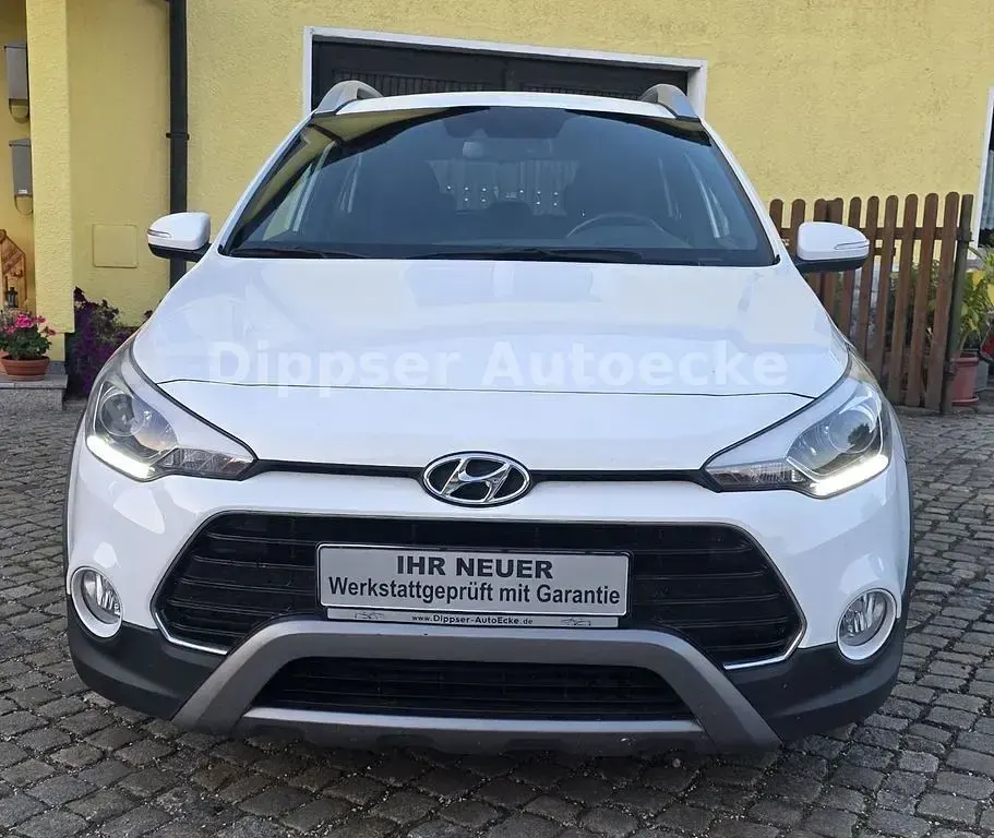 Gebraucht Hyundai i20 Active 120 PS (88 kW) 2017 Weiß SUV