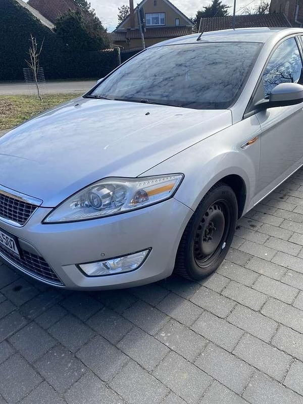 Gebraucht Ford Mondeo Titanium X 145 PS (106 kW) 2007 Silber Limousine