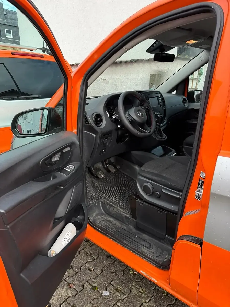 Gebraucht Mercedes Vito 136 PS (100 kW) 2015 Orange Van