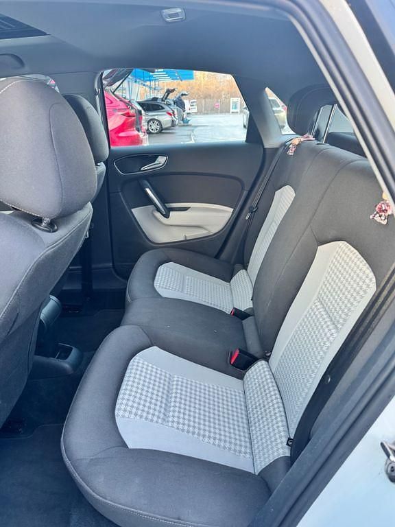 Gebraucht Audi A1 Sportback S-Line 122 PS (89 kW) 2013 Weiß Kleinwagen