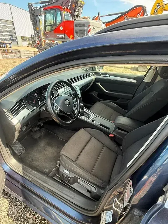 Second-hand VW Passat Comfortline 150 CP (110 kW) 2017 Albastru Break
