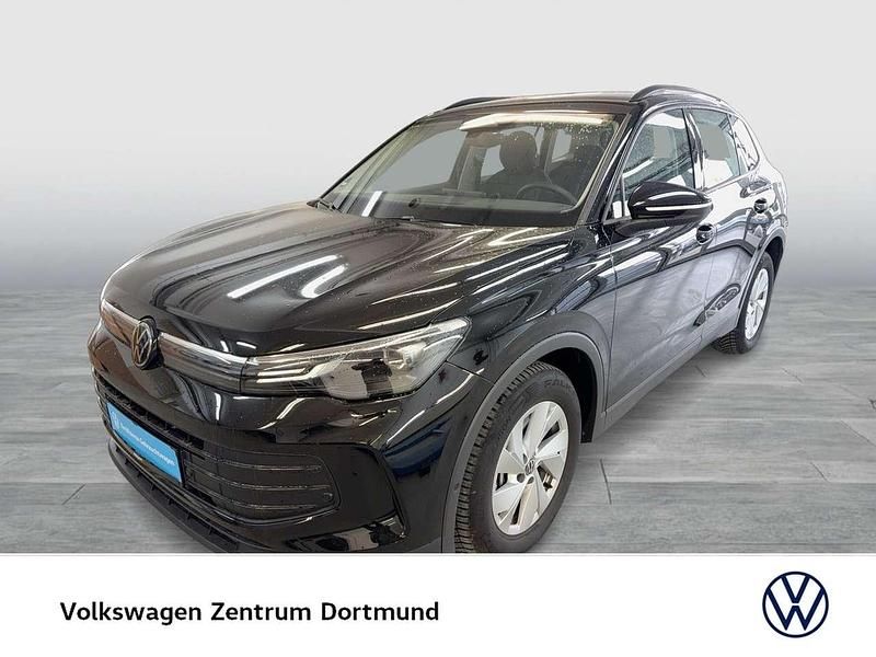 Gebraucht VW Tiguan Basis 150 PS (110 kW) 2025 Grenadillschwarz metallic SUV