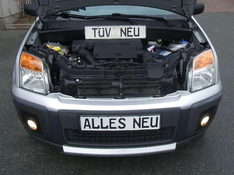 Gebraucht Ford Fusion 101 PS (74 kW) 2010 Grau Kleinwagen