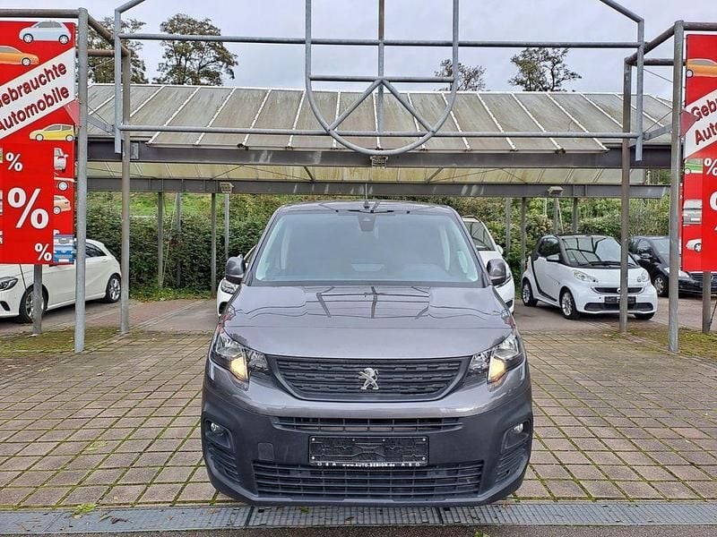 Gebraucht Peugeot Partner 131 PS (96 kW) 2019 Grau Van / Kleinbus