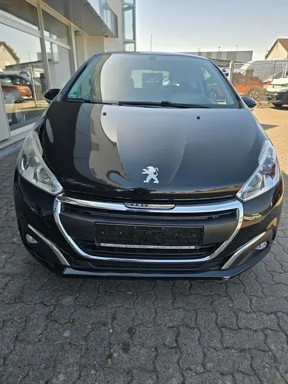 Gebraucht Peugeot 208 Active 68 PS (50 kW) 2015 Schwarz Kleinwagen