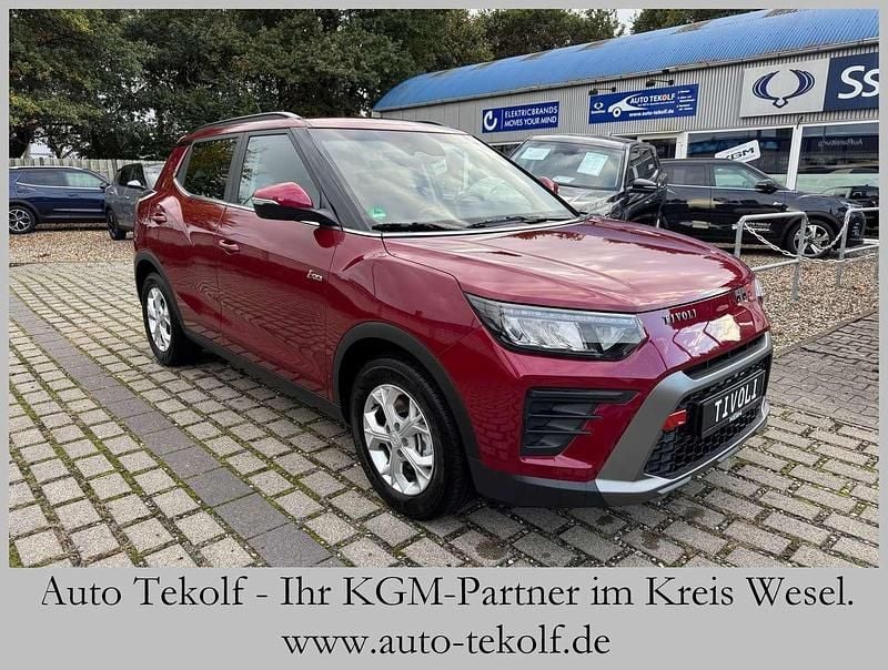 Cherry red metallic Gebraucht 2025 Ssangyong (KGM) Tivoli SUV | 19.950 € - Bild 1/4