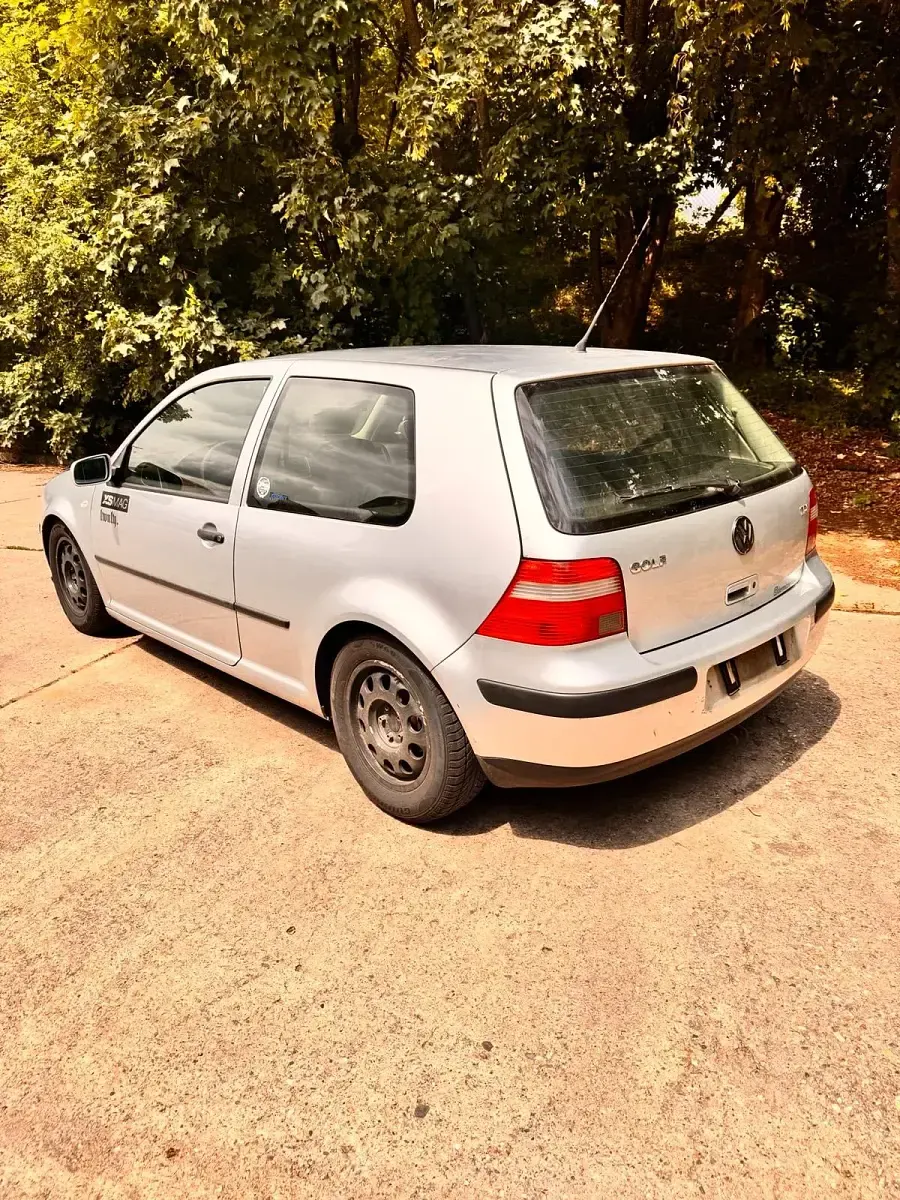 Gebraucht VW Golf IV 90 PS (66 kW) 2001 Silber Kleinwagen