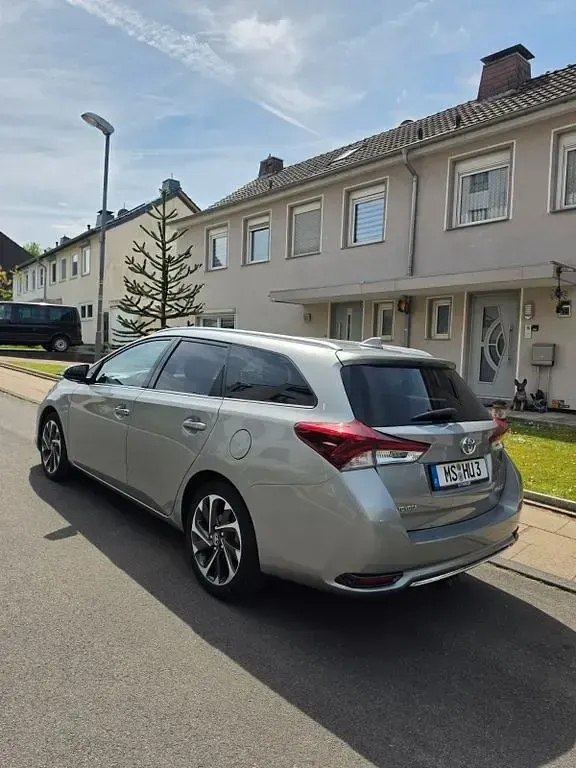 Gebraucht Toyota Auris 116 PS (85 kW) 2016 Grau Kombi