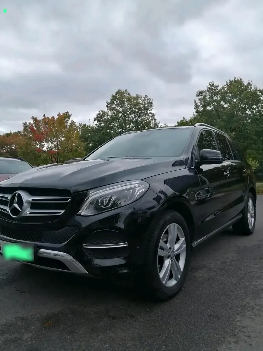 Gebraucht Mercedes GLE250 204 PS (150 kW) 2016 Schwarz SUV